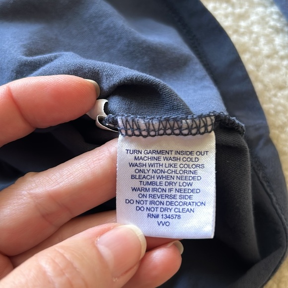 Youth Vineyard Vines Holiday T-Shirt - Picture 6 of 10